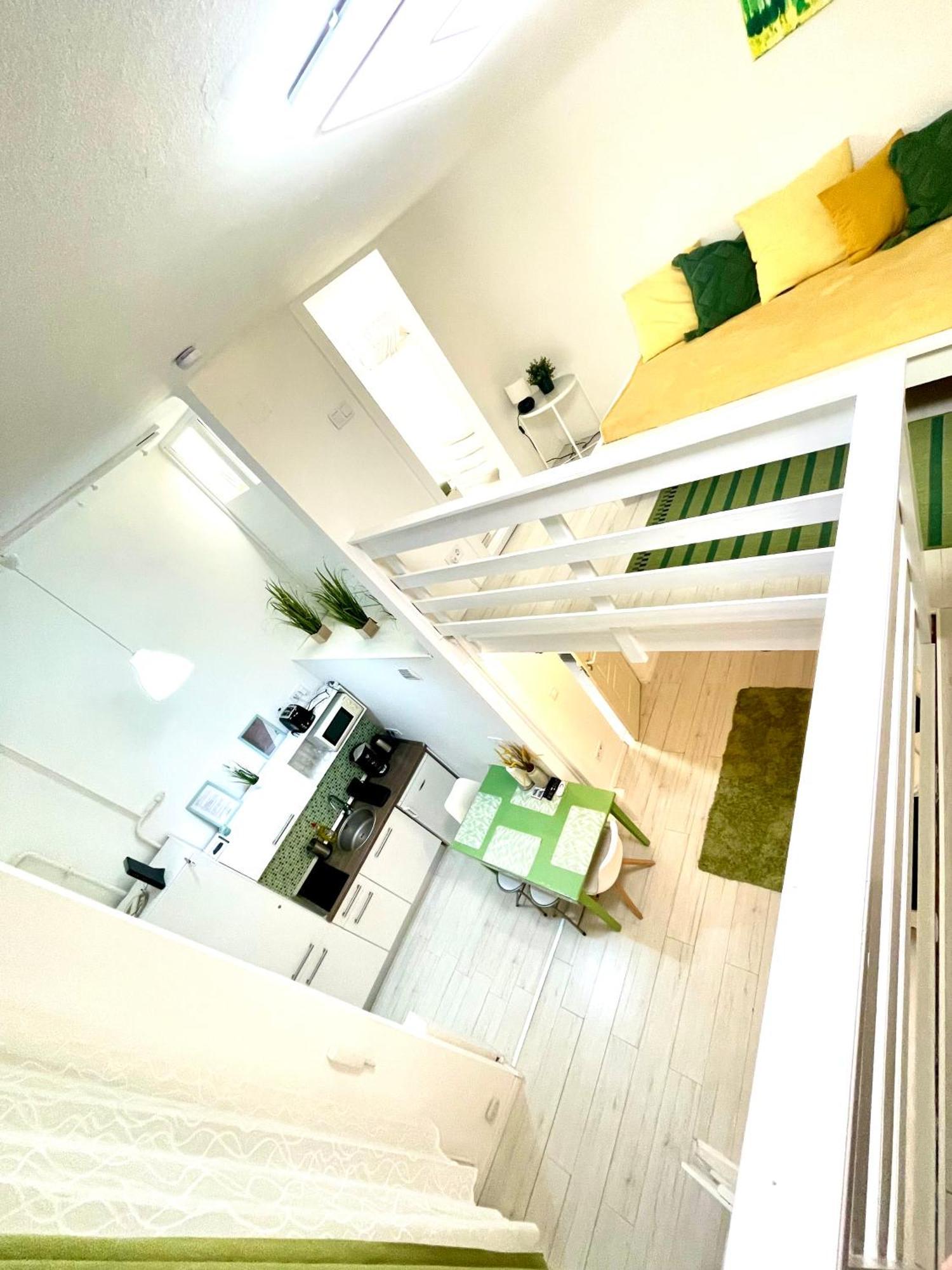 Teresian Apartment Near The Andrassy Street Free Air Conditioner Free Coffee Budapest Kültér fotó